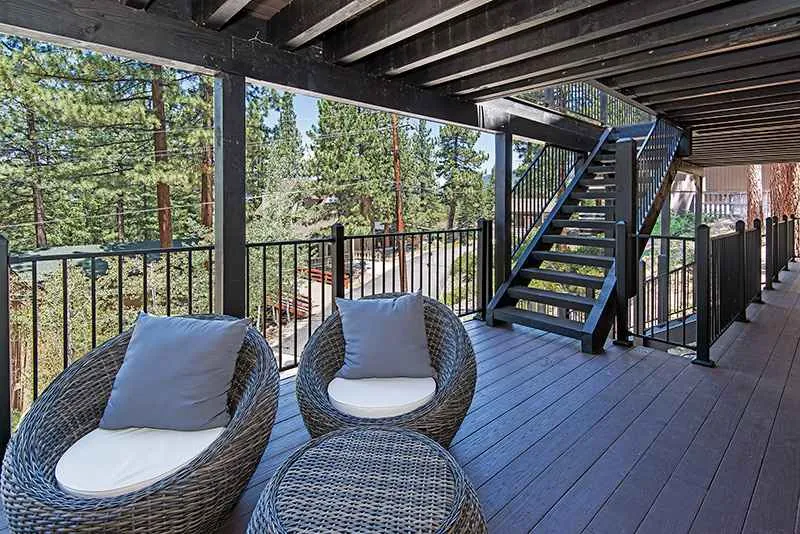 8 Bedroom by the Lake Vacation Rental